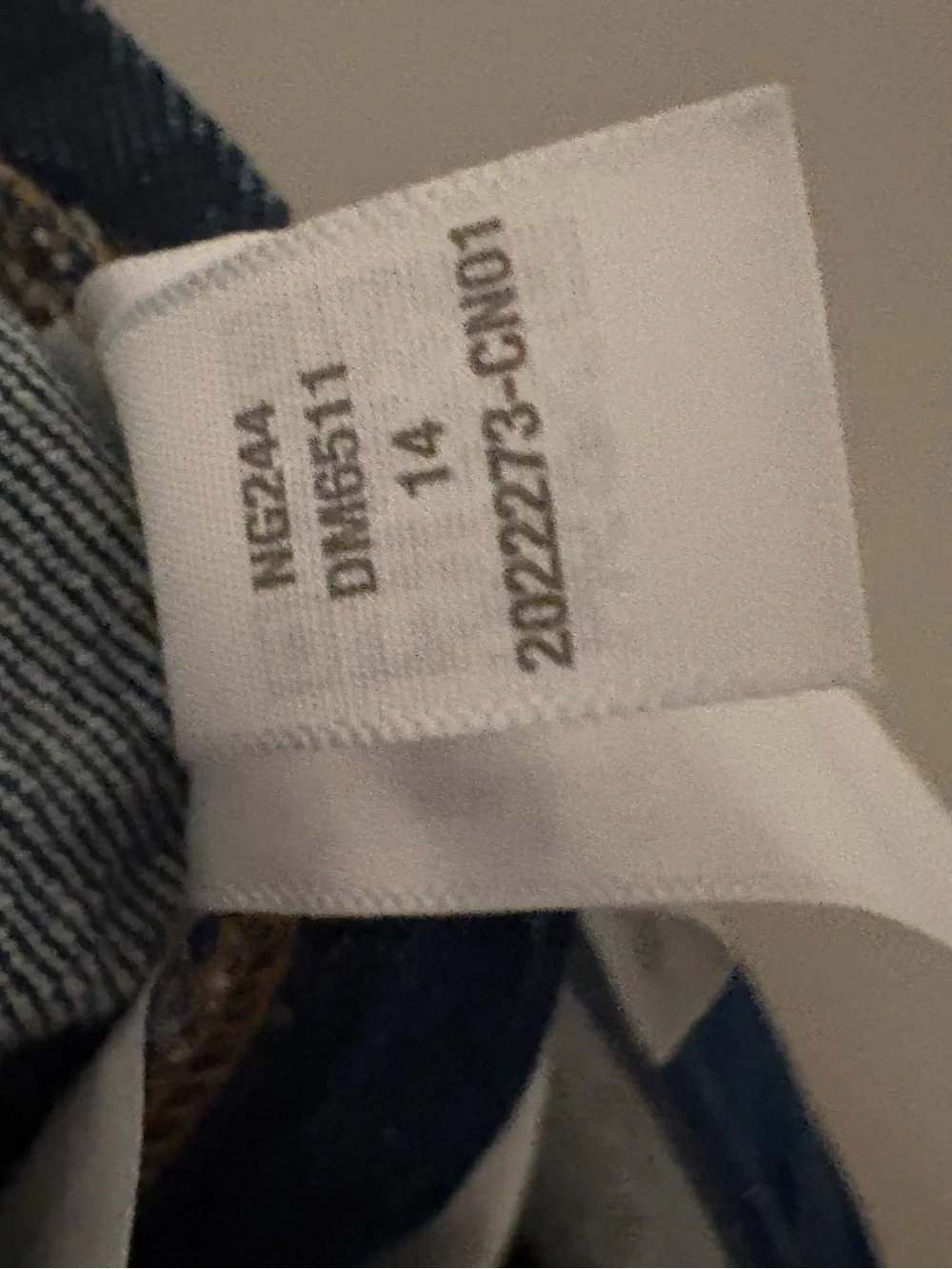 Madewell Tapered Overalls in Dunson Wash size 14 - Picture 11 of 11